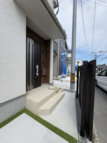 【玄関】 | 福岡市早良区原8丁目　E号棟（全5棟）【仲介手数料無料・0円】 | 現地写真。