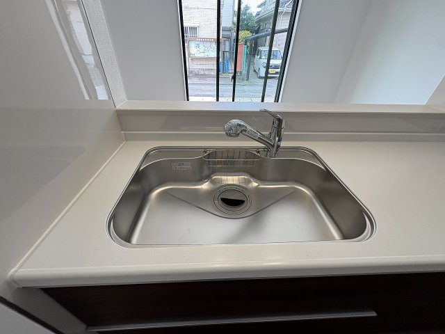 【キッチン】 | 福岡市早良区原8丁目　E号棟（全5棟）【仲介手数料無料・0円】 | 現地写真。