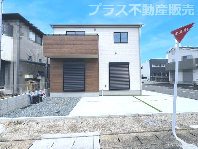 【外観】 | 福岡市早良区原8丁目　E号棟（全5棟）【仲介手数料無料・0円】 | 現地写真。プラス不動産販売なら、現場の全ての棟をまとめてご見学頂けます。