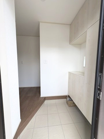 【玄関】 | 福岡市早良区原8丁目　E号棟（全5棟）【仲介手数料無料・0円】 | 現地写真。