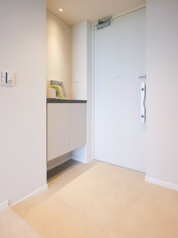 フォルム内藤町の玄関