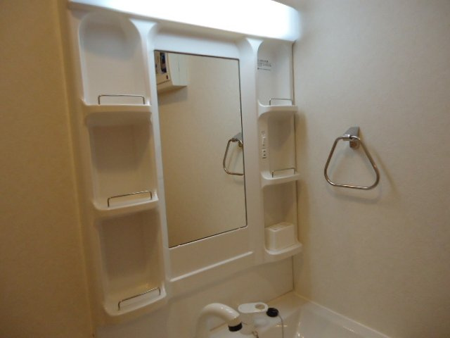 ブオナ　レーガⅡの独立洗面台|ミラーキャビネット