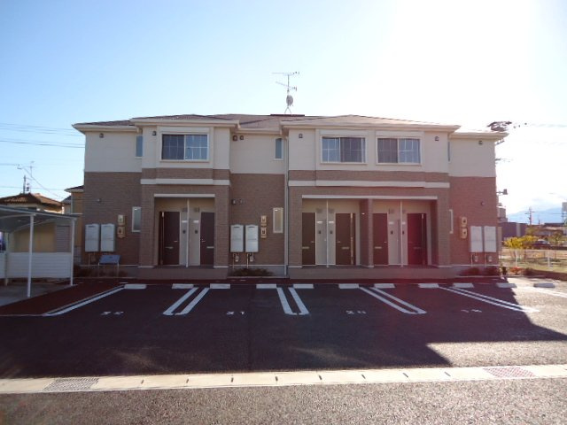 ブオナ　レーガⅡの駐車場|外観写真（昼）