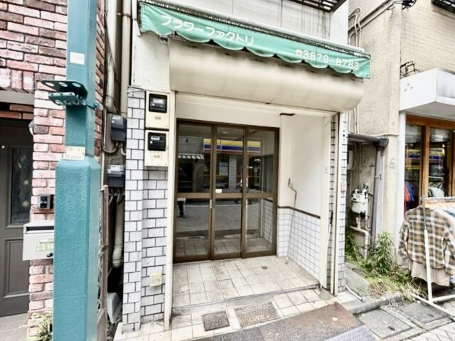 千住４丁目店舗戸建のエントランス|間口約2,840mm