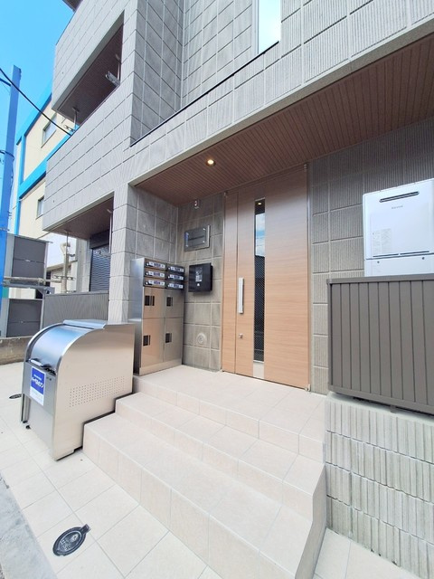 コンフィデンスコートのエントランス|★オートロック付きエントランス★