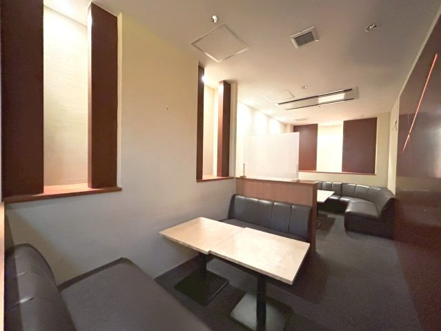 康生通り イーラウエストビルの内装