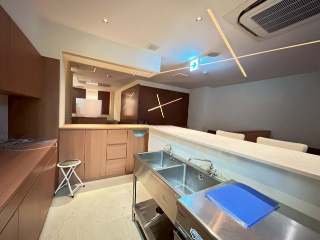 康生通り イーラウエストビルの内装