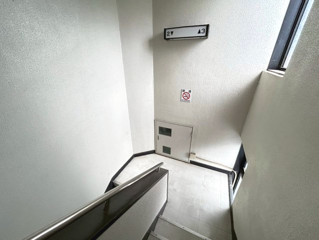 康生通り イーラウエストビルの内装