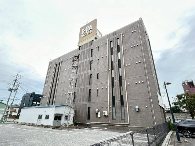 康生通り イーラウエストビルの外観