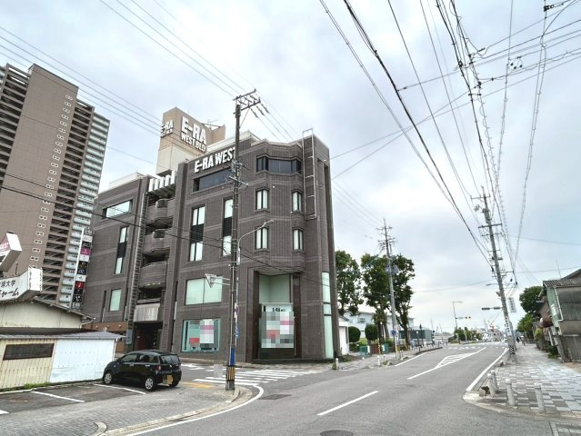 康生通り イーラウエストビルの外観