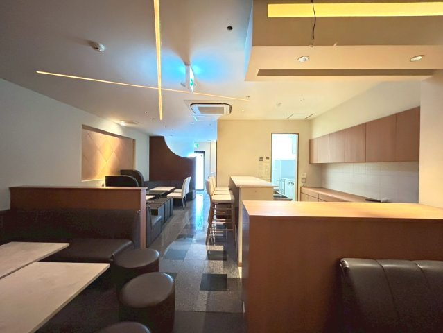 康生通り イーラウエストビルの内装