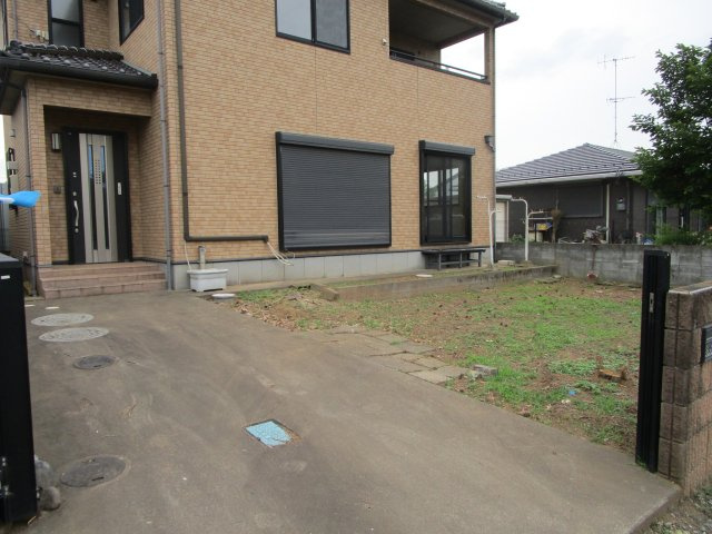 桶川市川田谷　中古戸建の駐車場