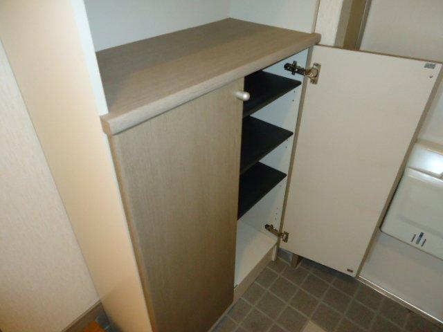 エクセレントハイツ　２号館の収納|下駄箱（イメージ）