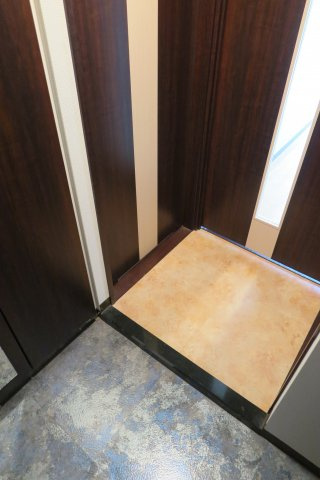 アーバネックス西長堀の玄関