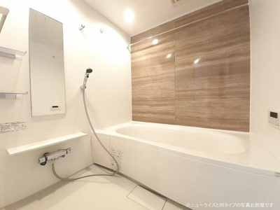 【浴室】 | メゾン　リヴィエール　Ⅵ