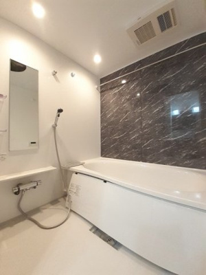 【浴室】 | メゾン　ド　コルヌイエ　Ⅱ