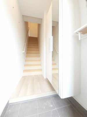 【玄関】 | メゾン　ド　コルヌイエ　Ⅱ