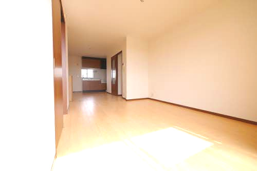 熊本市北区鶴羽田２丁目のアパートの居間・リビング