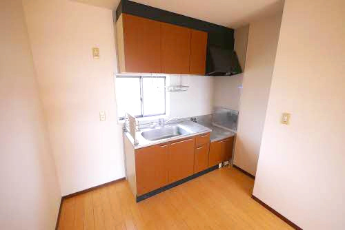 熊本市北区鶴羽田２丁目のアパートのキッチン