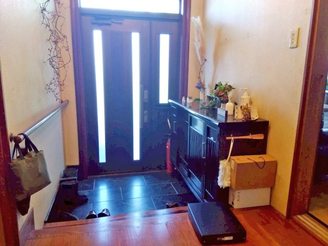 【玄関】 | 三島市南田町 中古住宅 EH05707 | 三島市南田町　玄関