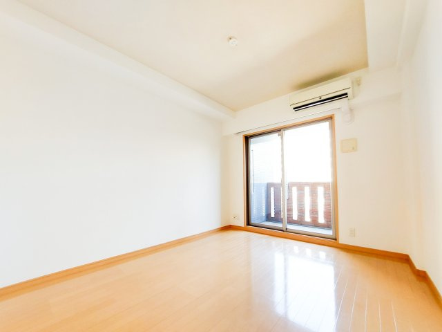 サヴォイテンジンスクワイヤー　8階の居間・リビング|別号室のものになります。現状優先。