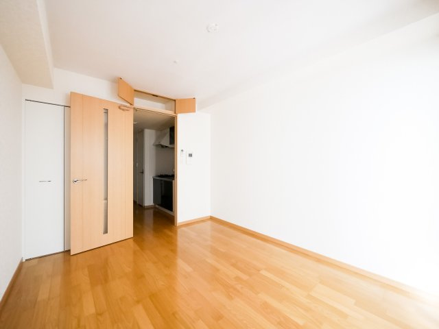 サヴォイテンジンスクワイヤー　8階の居間・リビング|別号室のものになります。現状優先。