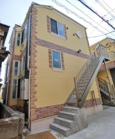 横浜市南区三春台　一棟アパートの外観