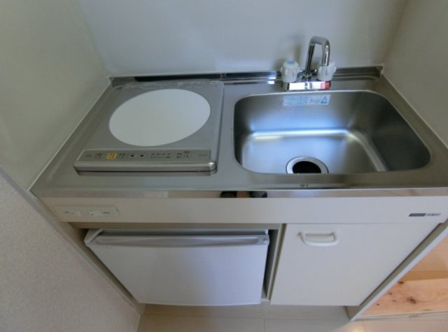 横浜市南区三春台　一棟アパートのキッチン