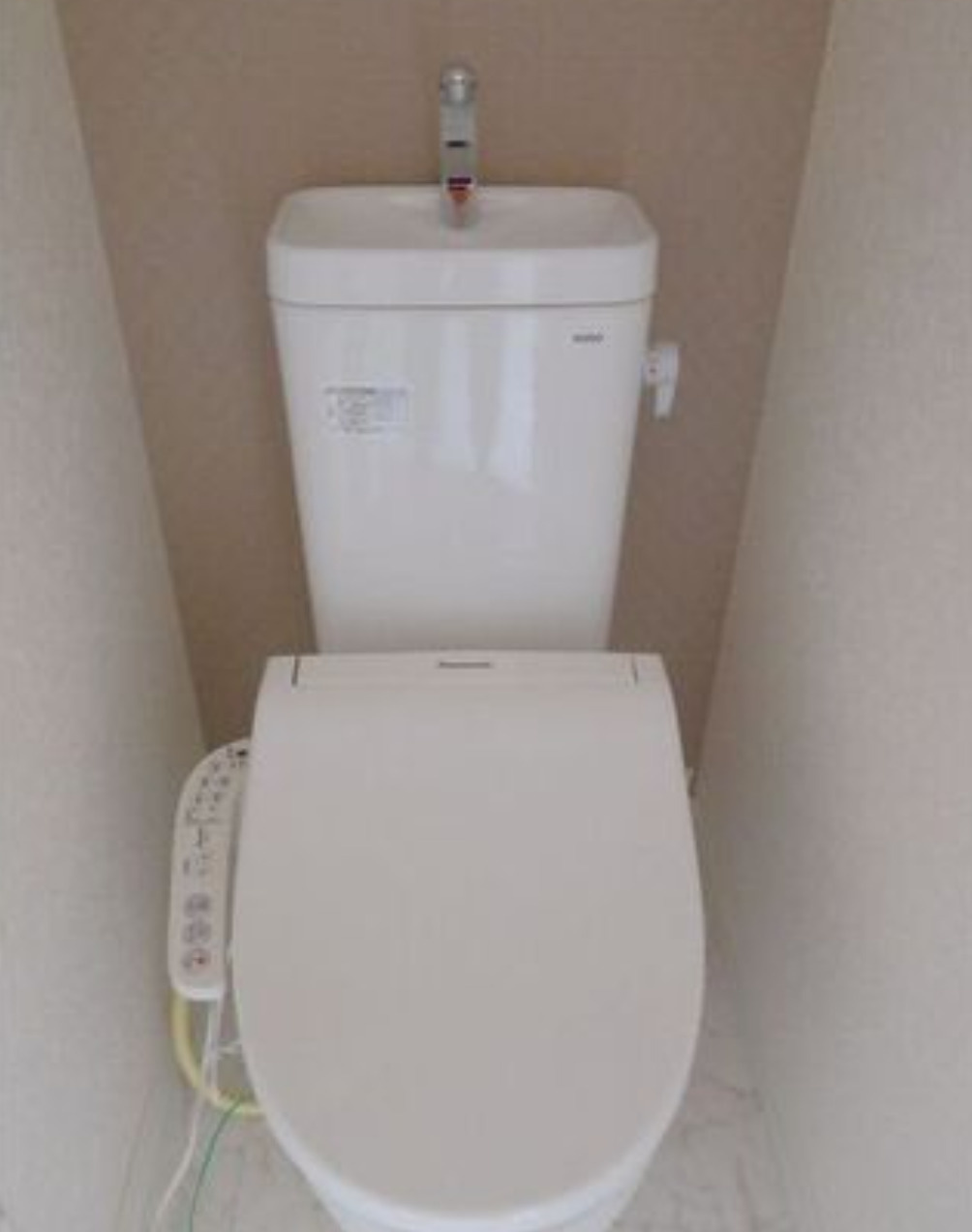 横浜市南区三春台　一棟アパートのトイレ