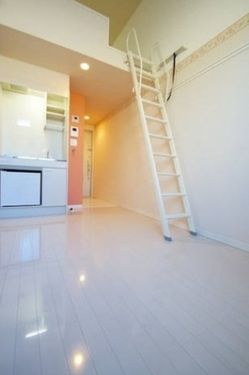 横浜市南区三春台　一棟アパートの洋室