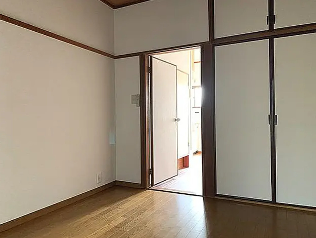 二重登録　横浜市港北区菊名5丁目　一棟アパート　現況満室稼働中の洋室