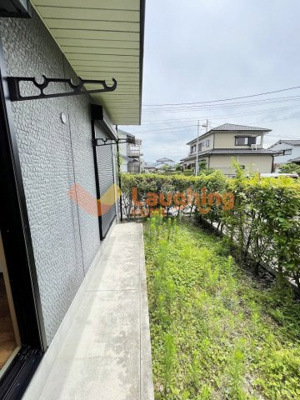 【バルコニー】 | ハイカムール津福 | 開放的で明るい空間を演出してくれるバルコニーです