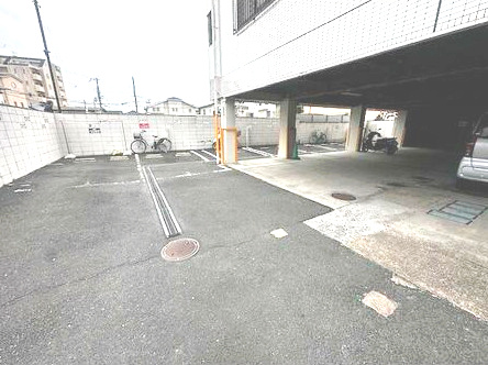 ミレ桜塚の駐車場