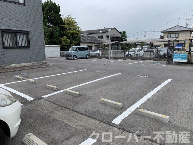 ハイム・シュテット２１の駐車場