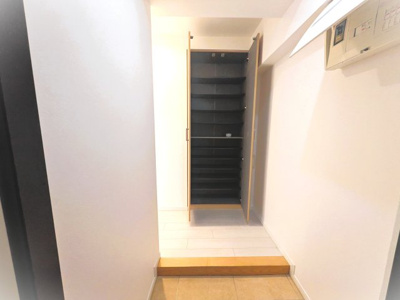 【玄関】 | トーカンマンション川口第二 | 収納もある玄関です