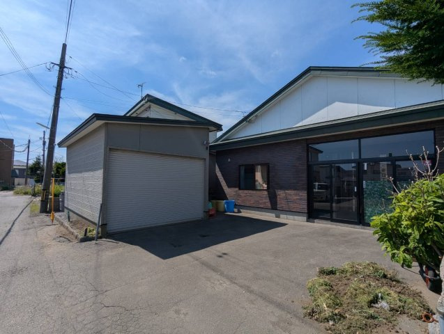 春採6丁目《平屋》中古住宅の駐車場