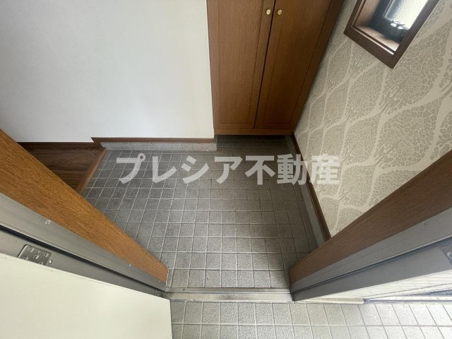 甲子園ハイツの玄関
