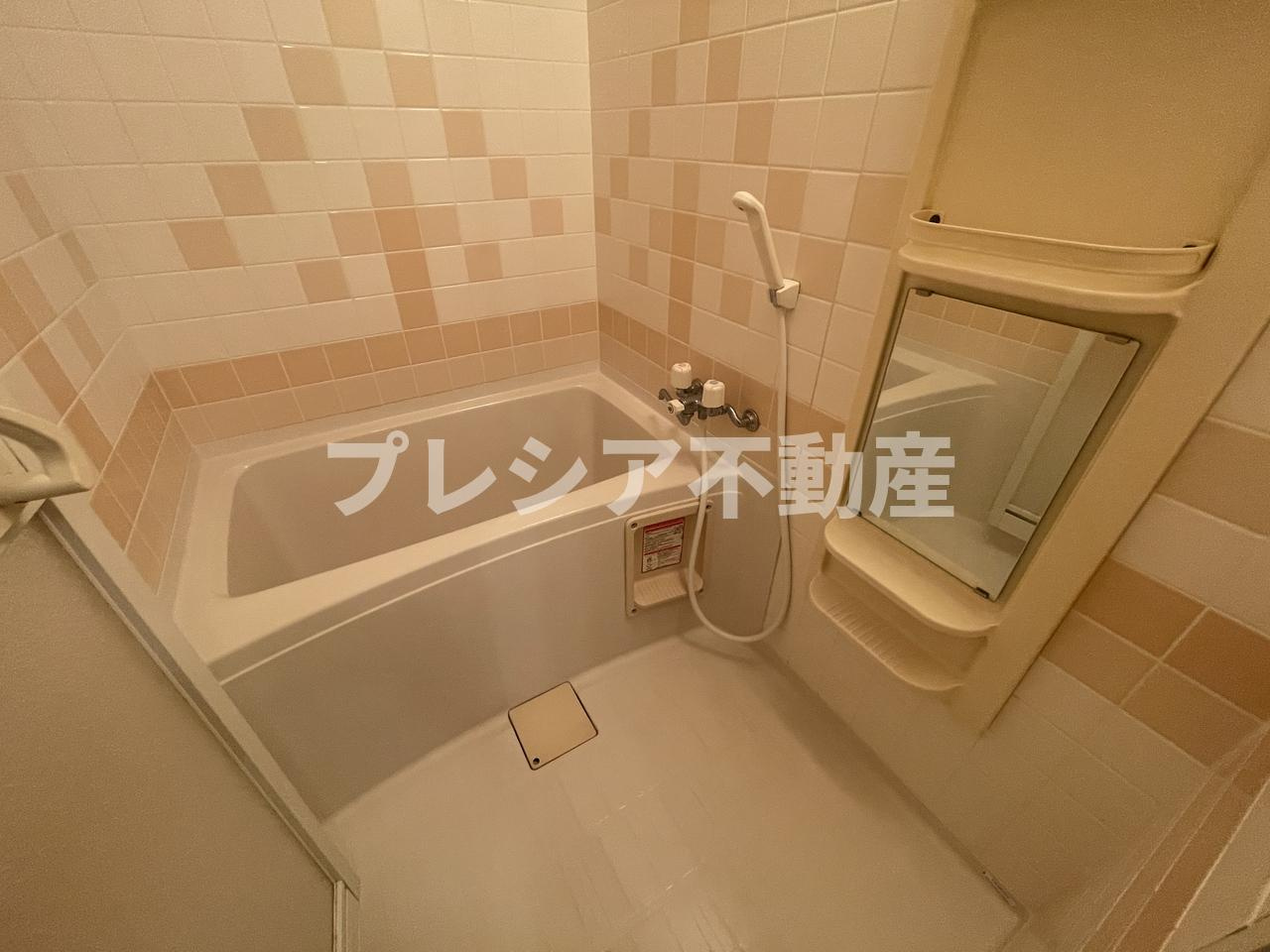 甲子園ハイツの浴室