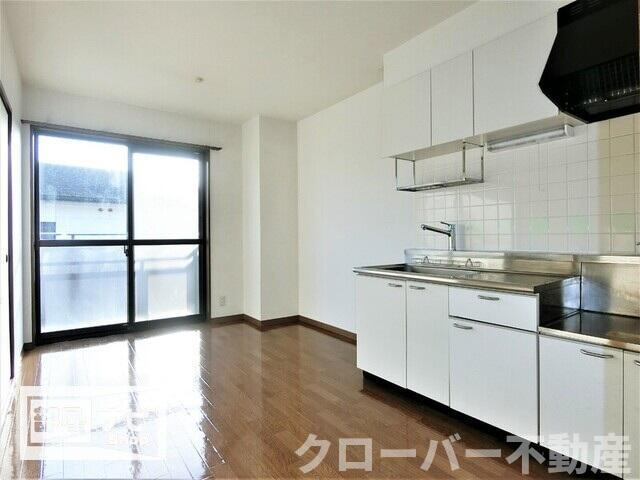 フォブール綾歌の居間・リビング