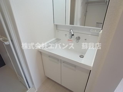 【独立洗面台】 | Ｄ-カヴェリ本千葉 | 独立洗面台あり、毎朝おしゃれに忙しい女性の方におすすめです