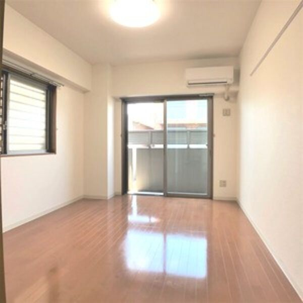 レジデンスTH浄心の居間・リビング