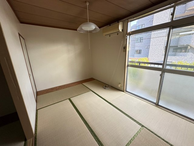 コーポスガの和室