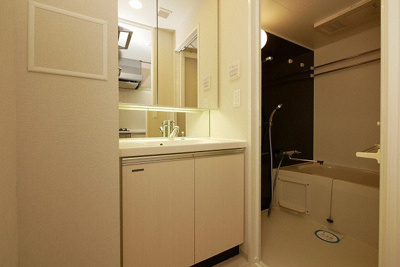【洗面所】 | コンフォリア阿波座 | 忙しい朝には欠かせない洗面所です