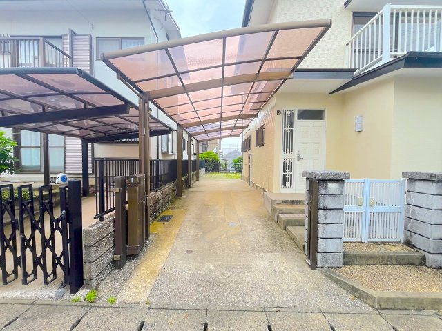 野芥６丁目戸建の駐車場