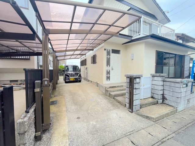 野芥６丁目戸建の駐車場