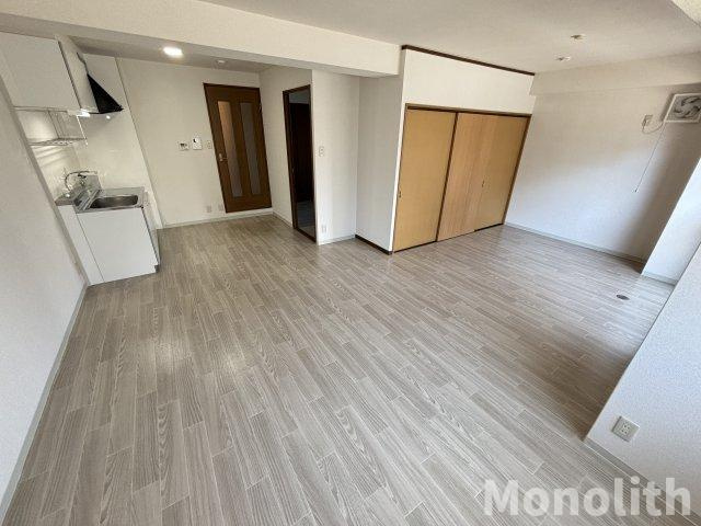 ヴィラロイヤル二色浜の居間・リビング