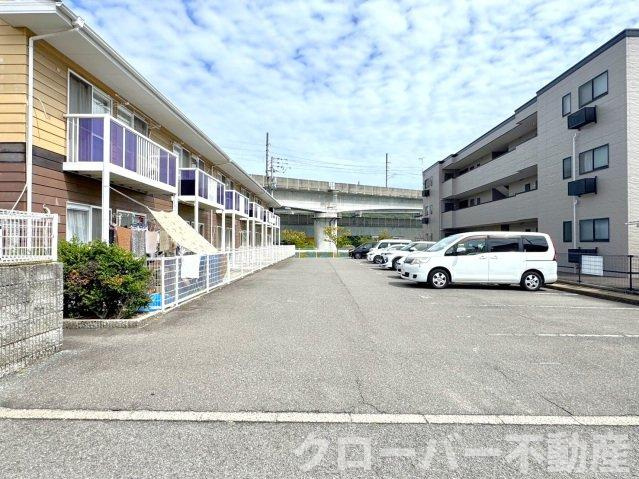 フォブールたかぎの駐車場