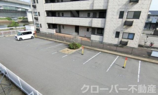フォブールたかぎの駐車場