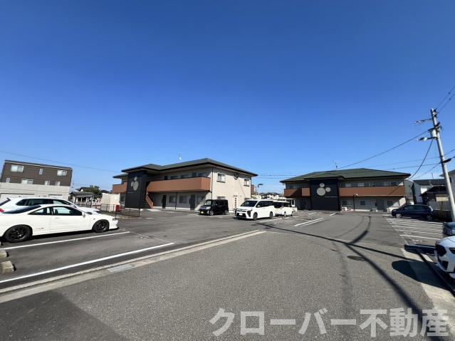 フォブールロジュマンⅠの駐車場