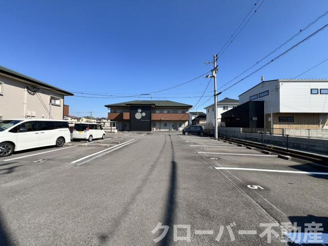 フォブールロジュマンⅠの駐車場